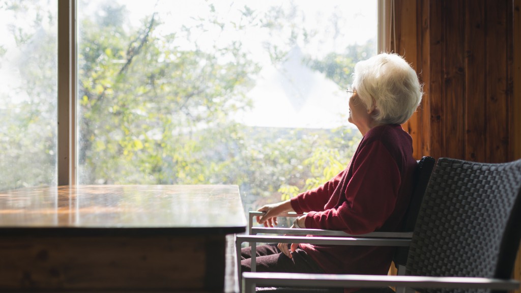 elderly-woman-hearing-loss