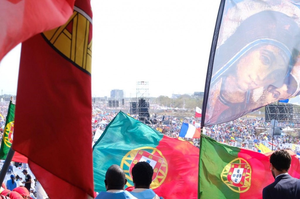 jmj_bandeiras_maria