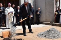 D. António Moiteiro na bênção da primeira pedra da igreja do Mosteiro Trapista